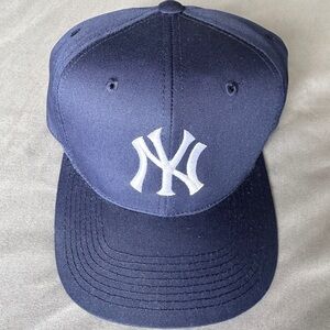 Vintage New York Yankees Snapback Outdoor Cap NEW VTG